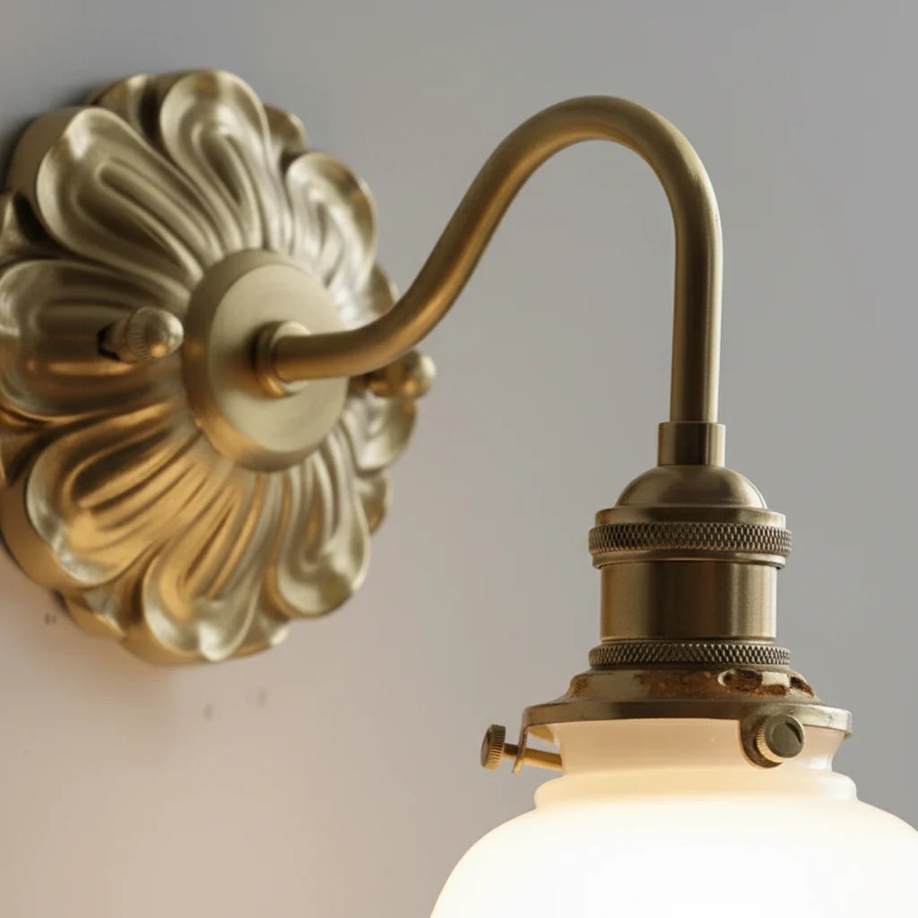 Applique Murale Fleur en Laiton et Verre Dépoli Rétro
