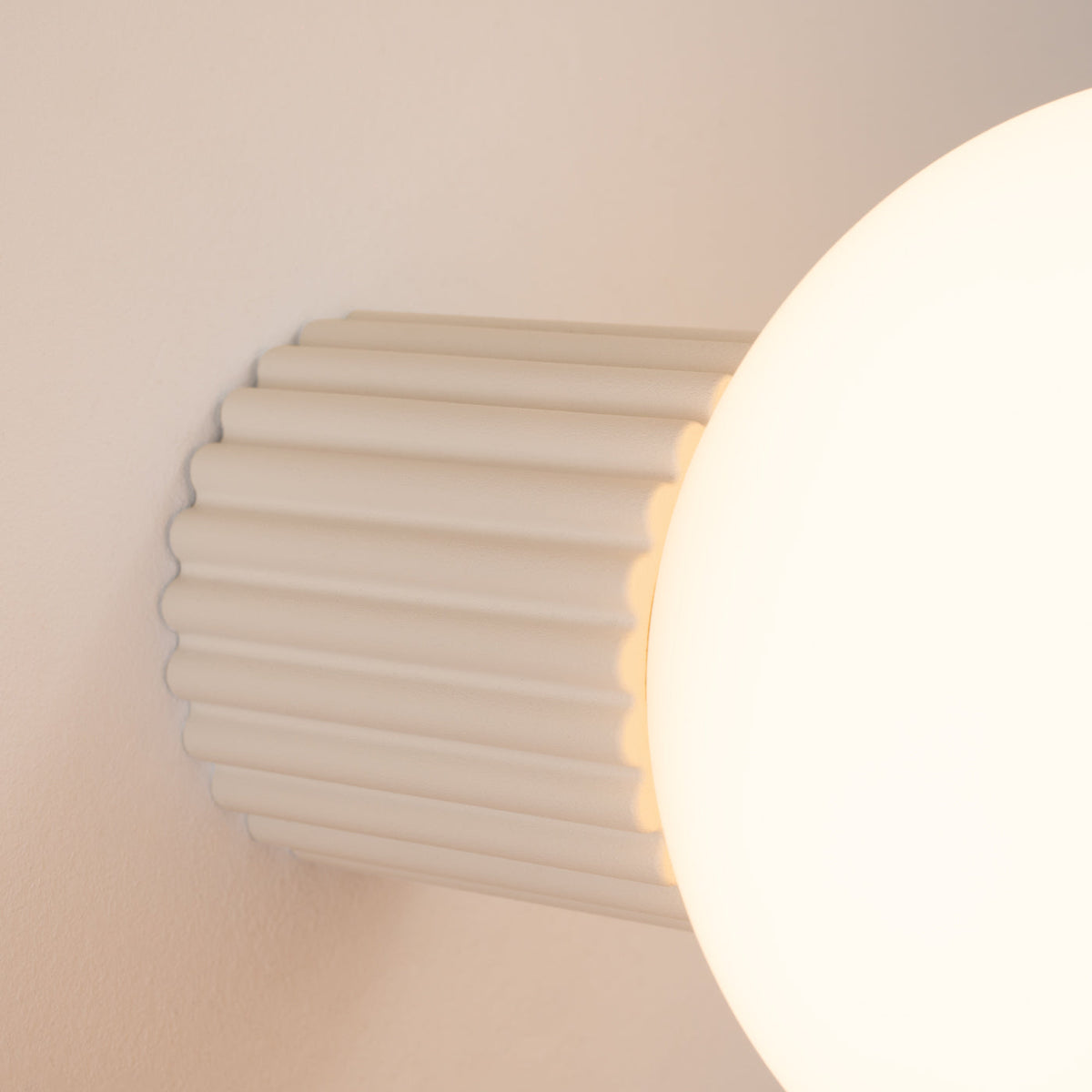 Applique Murale Halo Beige IP44 en Aluminium Nervuré