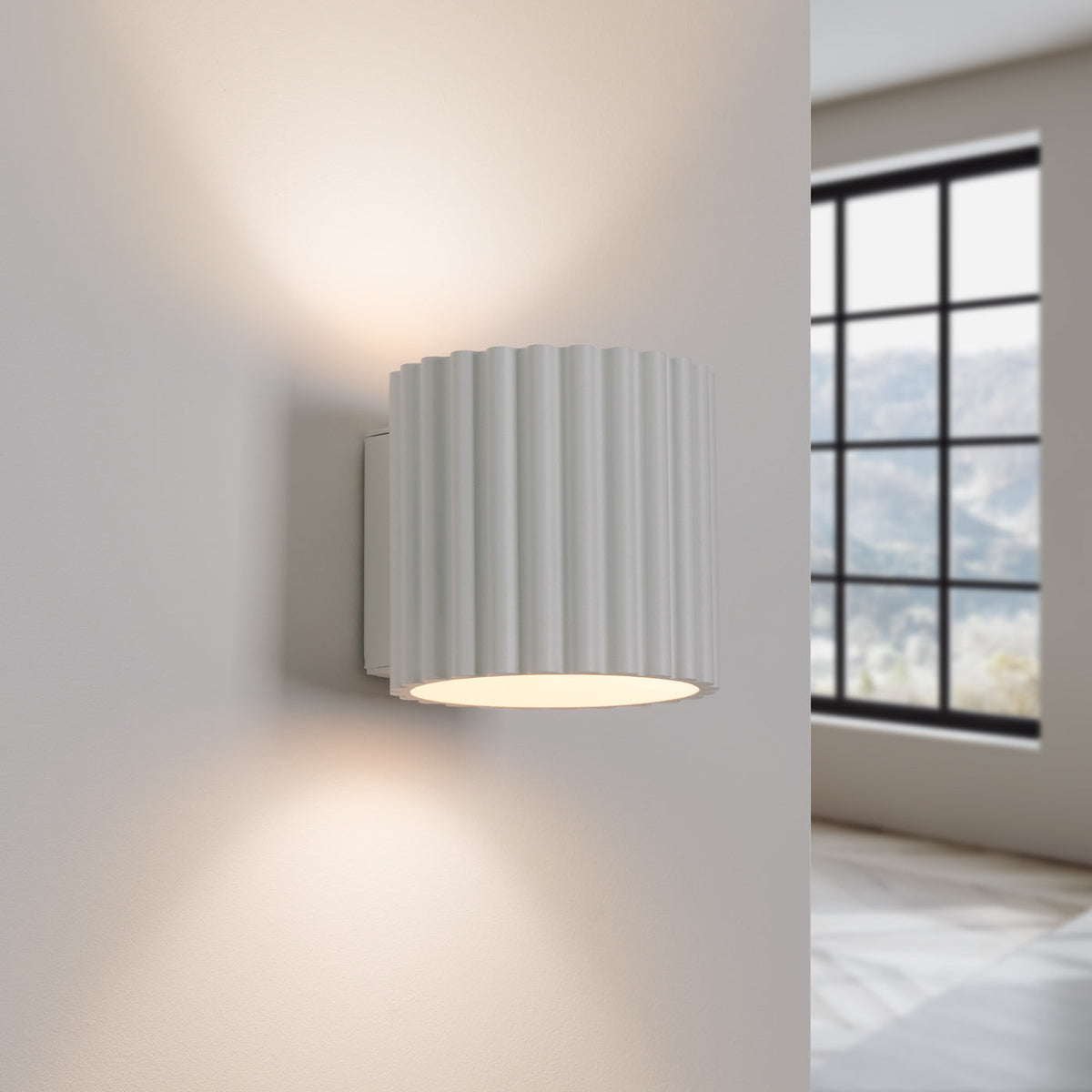 Applique murale Aura cannelée aluminium blanc