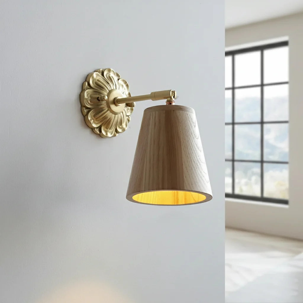 Applique Murale Bois de Frêne et Laiton Orientable, Abat-jour Conique