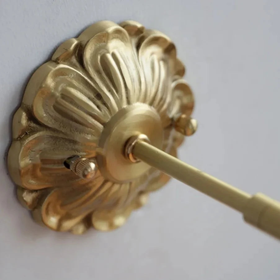 Applique Murale Conique en Bois et Laiton Orientable