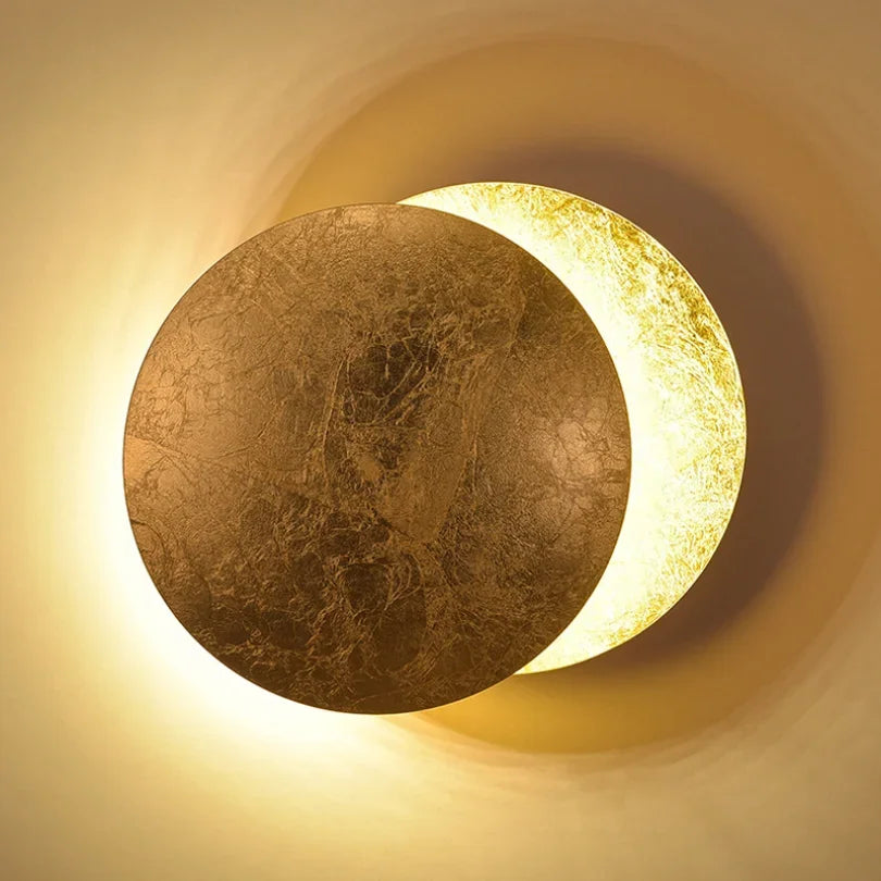 Applique Murale LED Design Éclipse Dorée