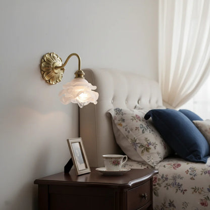 Applique Murale Fleur en Laiton et Verre Dépoli, Esprit Rétro