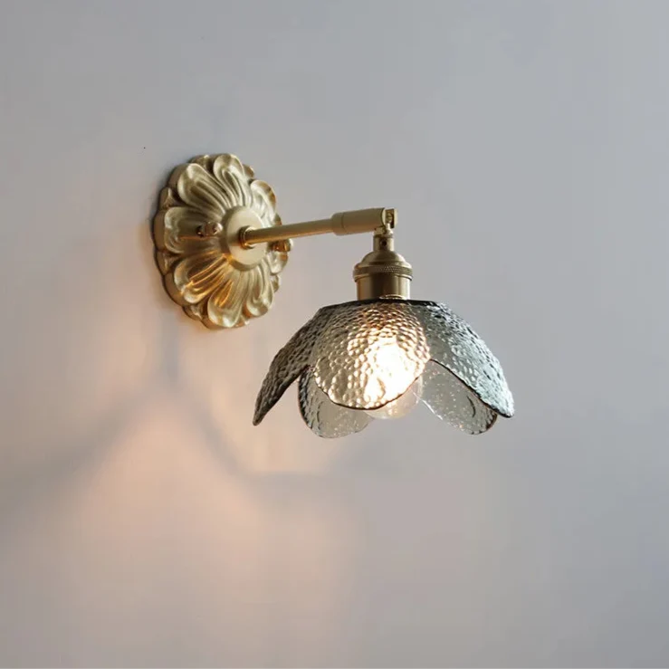 Applique Murale Fleur Orientable en Verre Texturé et Laiton