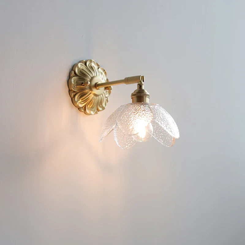 Applique Murale Fleur Orientable en Verre Texturé et Laiton