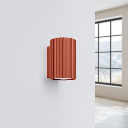 Applique Murale Oslo 10 cm en Aluminium Cannelé Rouge Ocre