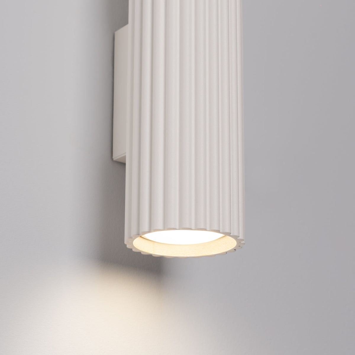 Applique Murale Oslo 20 cm en Aluminium Cannelé Beige