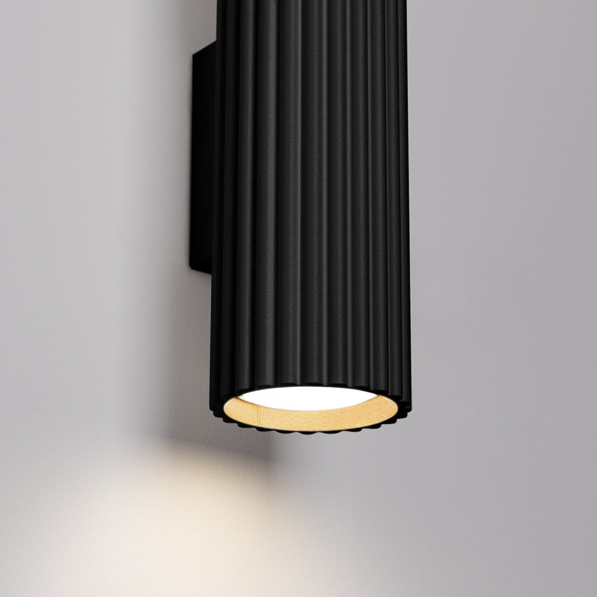 Applique Murale Oslo 20 cm en Aluminium Cannelé Noir