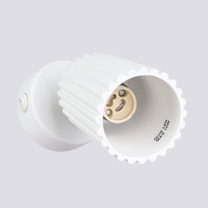 Applique Murale Orientable Oslo avec Interrupteur en Aluminium Cannelé Blanc