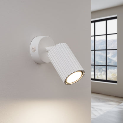 Applique Murale Orientable Oslo avec Interrupteur en Aluminium Cannelé Blanc